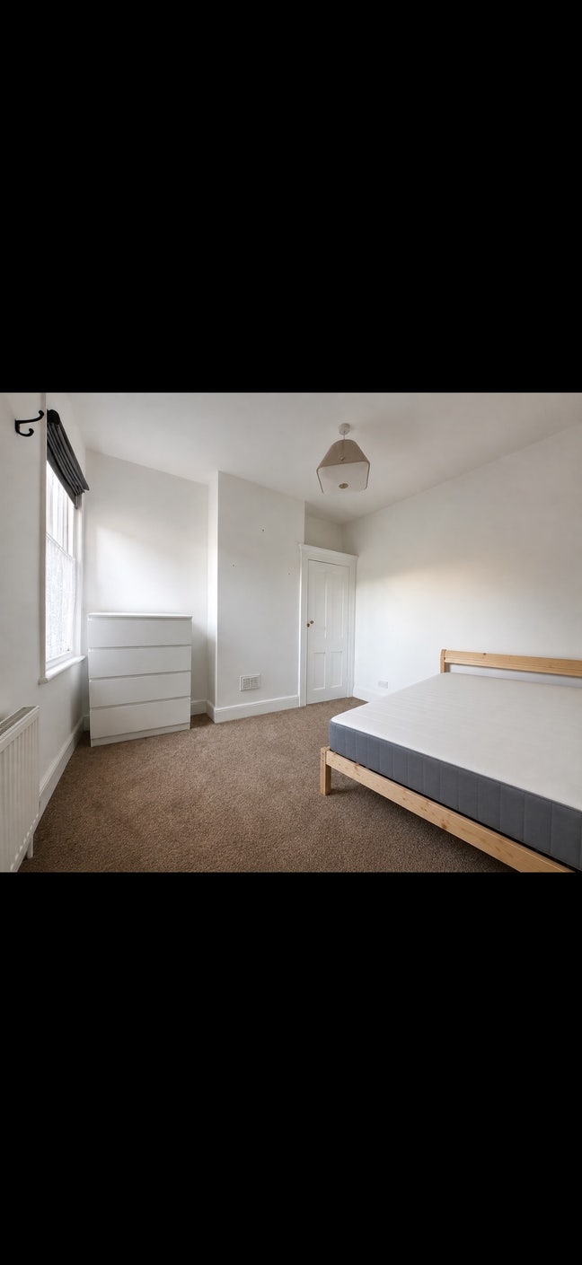 Room To Rent in Old Moulsham  Main Photo