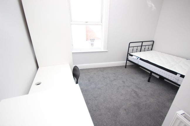 Room Available Allerton/Mossley Hill Main Photo