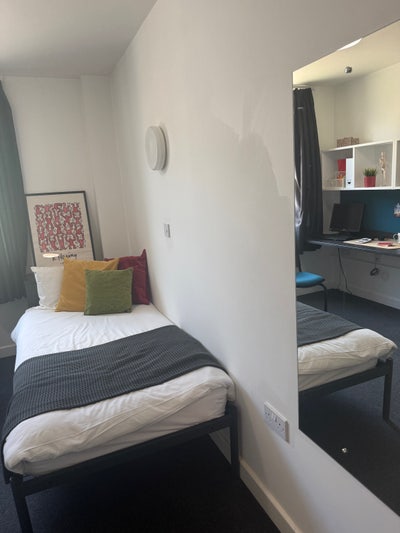 Student Tenant needed - Fitzroy Court, Luton Main Photo