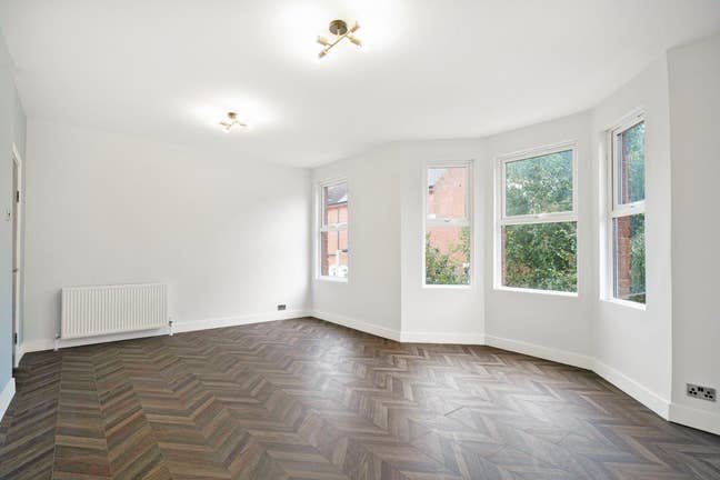 Modern, large 3 bed duplex in Richmond TW9 Main Photo