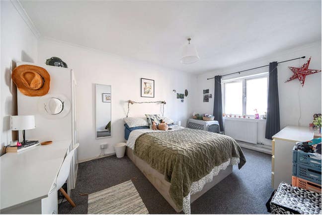 Large Double in Camden Town Maisonette Main Photo