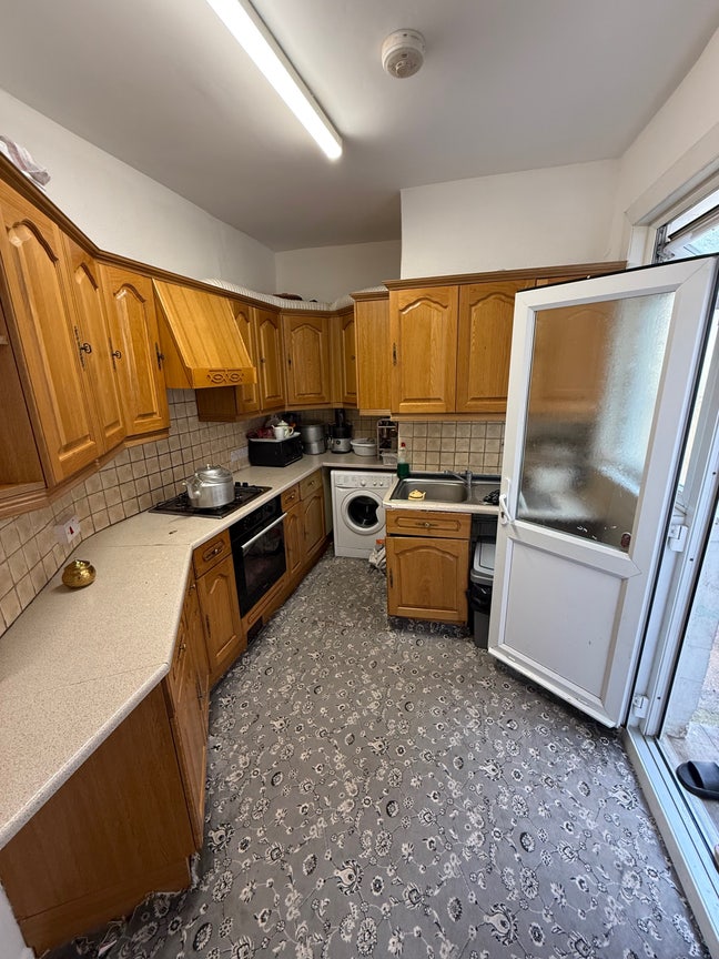 4 Bedroom House Bounds Green  Main Photo
