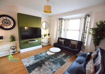 Working Professional House - All Bills Included  Main Photo