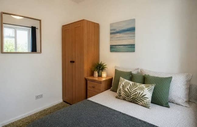 Cozy DBL from 12 July, Balcony, 4 bed flat Main Photo