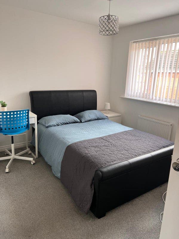 Modern Double Room near GE hospital (13 min walk) Main Photo