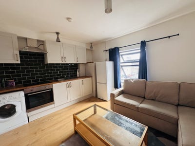 Fantastic Location 1Bed Edgeley Lane Clapham North Main Photo