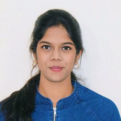 Professional Female seeks a single or double room Main Photo