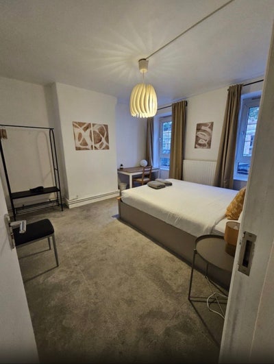 City of London/Spitalfields E1 Kingsized Sublet Main Photo