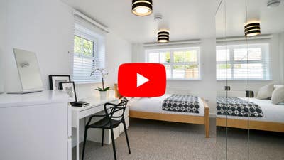 ⭐️ NEW Large En-Suite Room + FREE Bills & Cleaner Main Photo