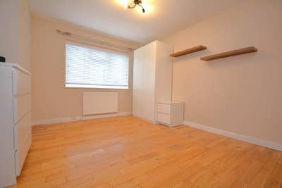 Modern Double Room in Little Chalfont Main Photo