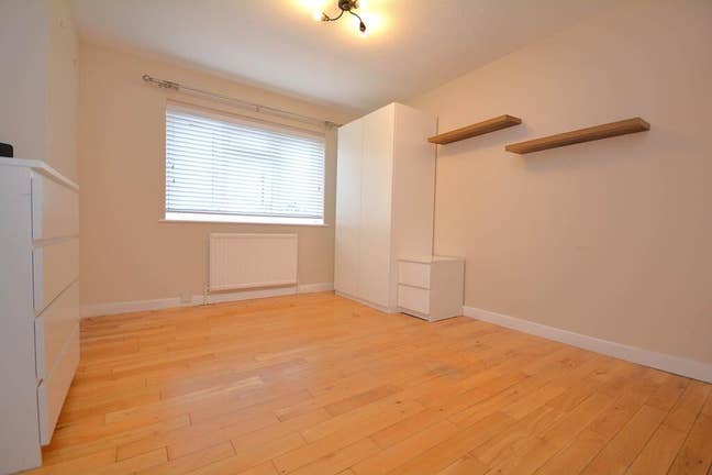 Modern Double Room in Little Chalfont Main Photo