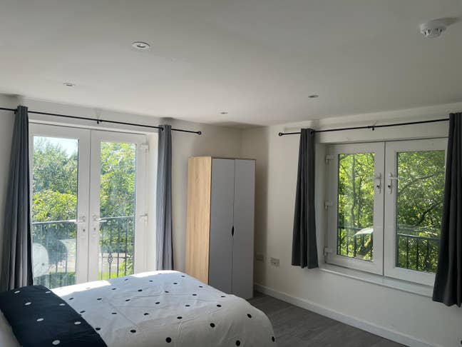 Brand New  Ensuite Rooms with stunning Views Main Photo