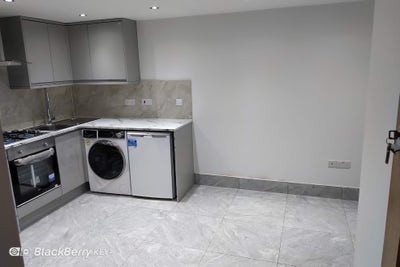 Studio Flat Kilburn High Road, Kilburn, NW6   Main Photo