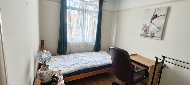 Peaceful room for a student in shared house Main Photo