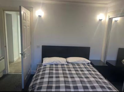 Double room in a spacious flat near beach Main Photo