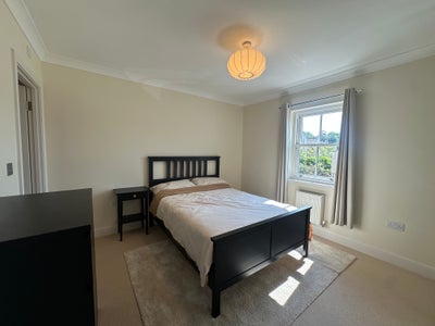 Large double with en-suite + separate office/study Main Photo