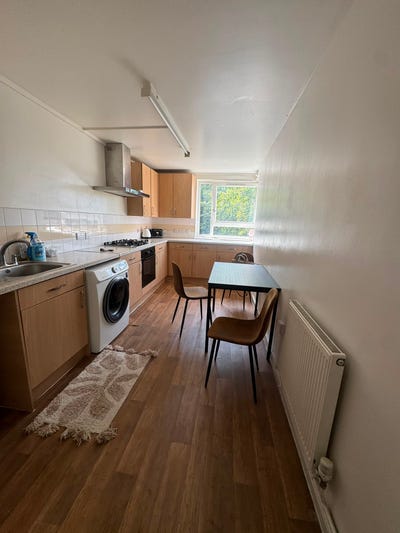 3 Bed Flat Limehouse E1  Main Photo