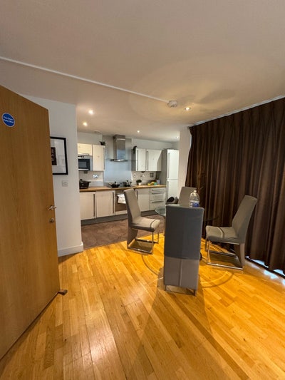 Room available  Main Photo