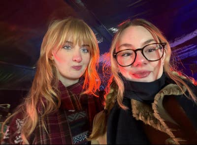 2 girls looking for flatmates/ 2 rooms! Main Photo