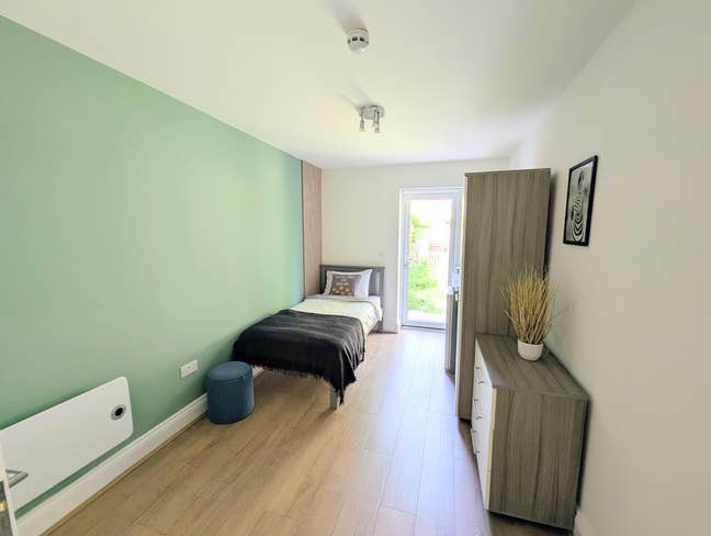 Ground Floor En-Suite Rooms (Benefits welcome) Main Photo