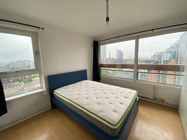 Large double room in a Modern Flat with a View! Main Photo