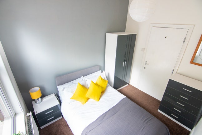 Beautiful double room | Bills Included Main Photo