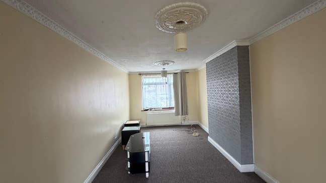 3 Bedroom Terraced House to Rent Tilbury RM18 Main Photo