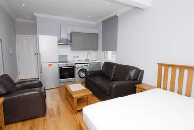En Suite, Kitchenette, Self Contained Studio Main Photo