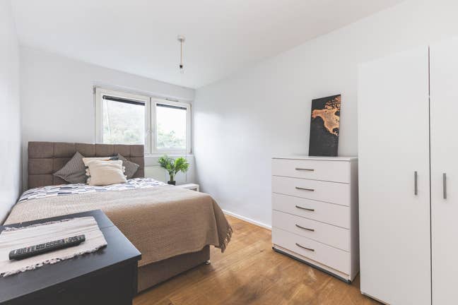 Big Room in Tooting Bec Available Now Main Photo