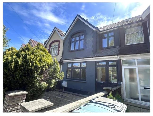 To Rent – Stunning Newly Renovated 4-Bedroom House Main Photo