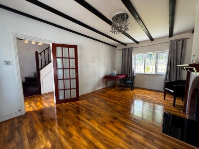 5-Bedroom House with Garden (We’ll do Furnishing) Main Photo