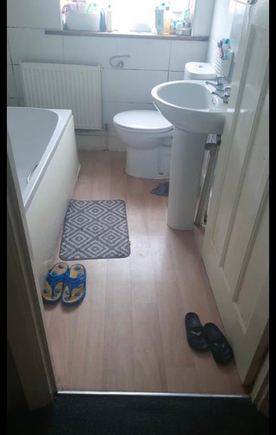 Room in sharing with muslim girl  Main Photo