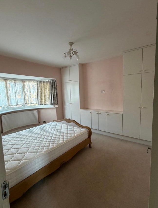 Double Room Available – Acton (Female preferred) Main Photo