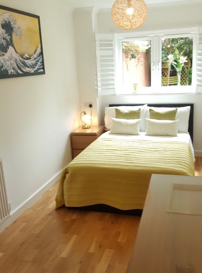 Move in now!! Ensuite Room, MPH 8m walk, parking, Main Photo