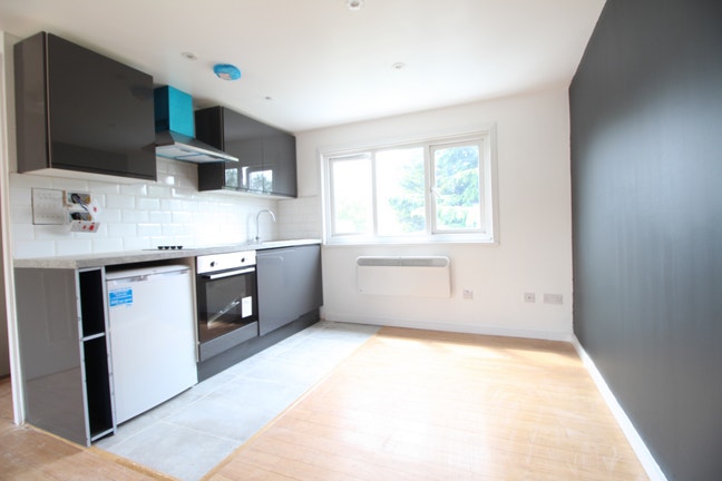 Studio located on Silver Street, Edmonton, N18 Main Photo