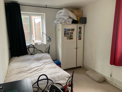 Double room in friendly shared flat Main Photo