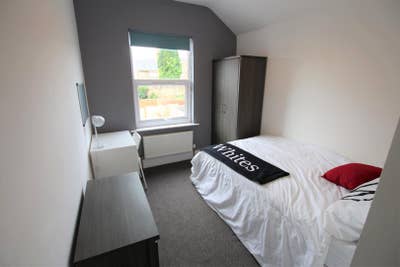 Abington Double Bedroom Two shared Shower Rooms  Main Photo