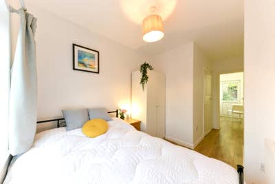Lovely self contained bills included studio Main Photo