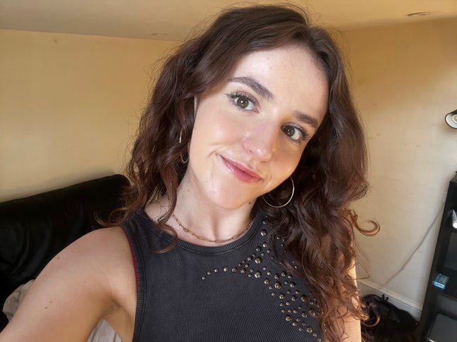 Young professional looking for housemates Main Photo