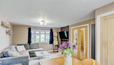  Double Room to Rent – Friendly Modern Home Main Photo