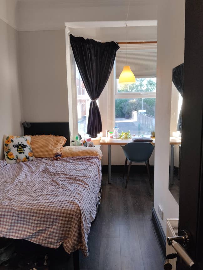 Double room in friendly house by Whitworth Park Main Photo