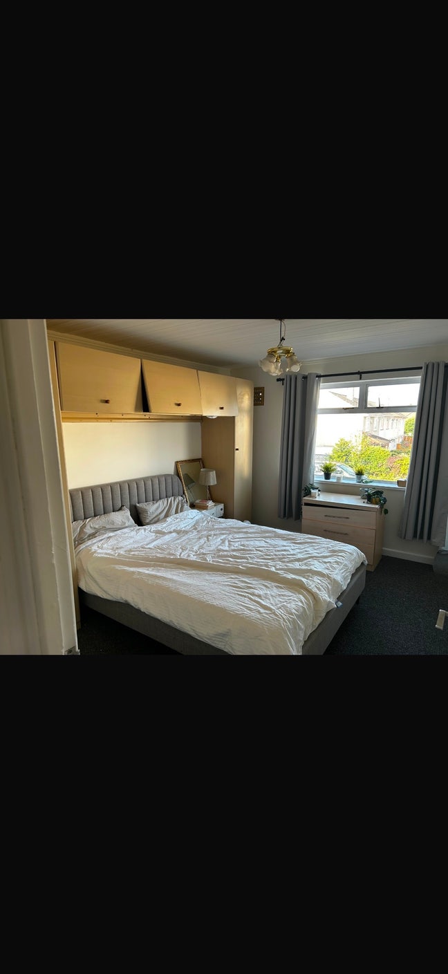 Spacious Double Room Available in Bedminster Area Main Photo