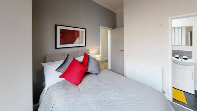 Town Center- Stunning Hmo Main Photo