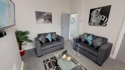 Town Center- Stunning Hmo Main Photo
