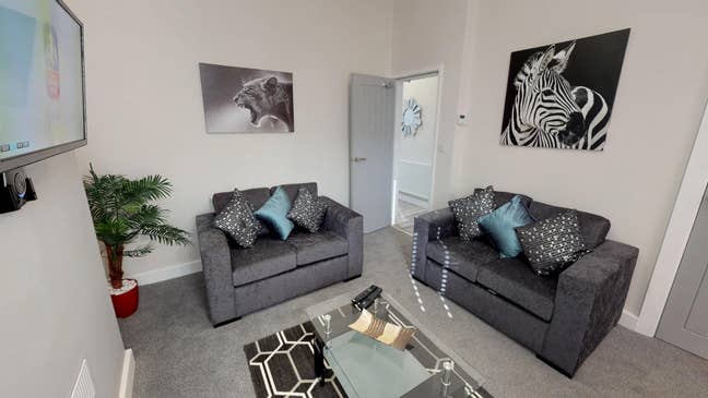 Town Center- Stunning Hmo Main Photo