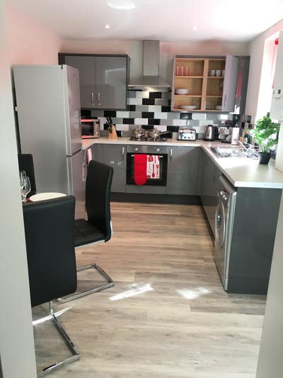 Town Center- Stunning Hmo Main Photo