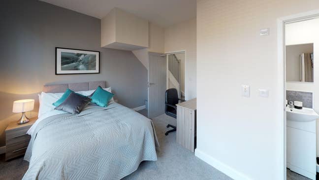 Town Center- Stunning Hmo Main Photo