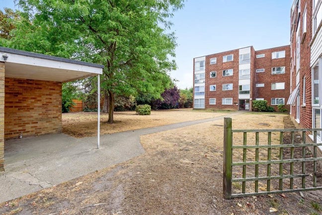Fully Referbished - 1 Bed Sunbury  Main Photo