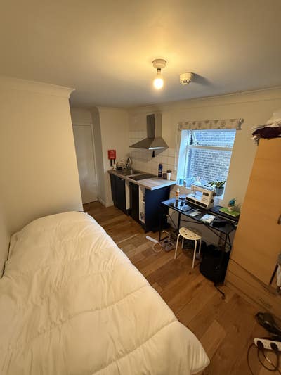 Self-contained studio in Shepherd’s Bush - &pound;800 pc Main Photo
