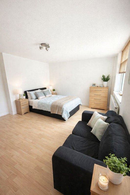 🏡 Super Spacious Double Room  - E14  Main Photo